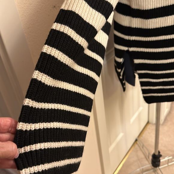 H&M Black/White Zippered Neck Tunic Sweater w/Side Slits…Excellent Condition - Picture 7 of 8